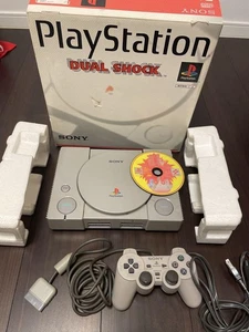 PlayStation original console Dual Shock Pack box with software bonus - Picture 1 of 7
