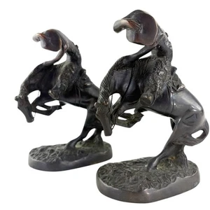 Lote de estatuas sujetalibros de bronce Frederic Remington Bronco Buster Bucking Horse (2) - Imagen 1 de 18
