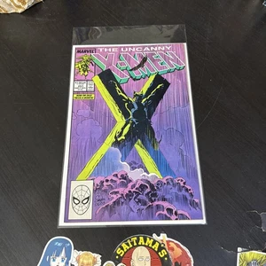 Uncanny X-Men #251  NM  Marvel Comics 1989  Iconic Wolverine Crucifix Cover - Picture 1 of 9