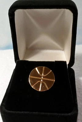 PLACA DE ORO PLATA ESTERLINA Baloncesto Plano Tie Tack ~ Rembrandt ~ Nuevo en caja ~ # 7786  Foto 1 de 4