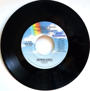 George Strait 'Let's Fall To Pieces Together' 7" Vinyl Record 1983 MCA-52392 VG+ - Picture 1 of 2