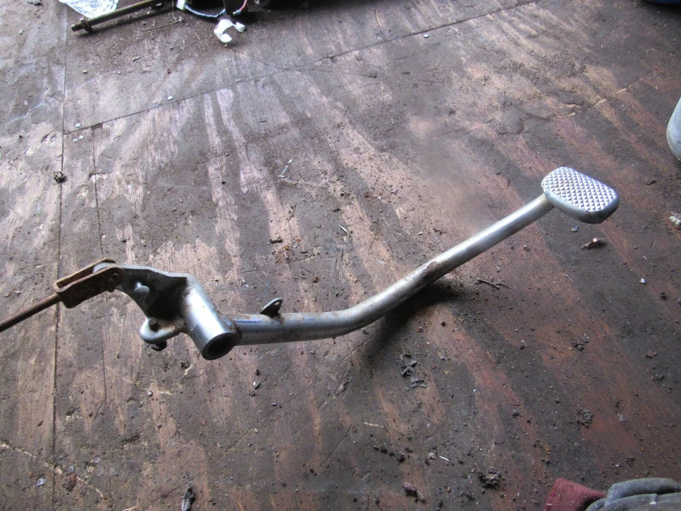 1975 kawasaki kz400 rear brake pedal lever - Image 1 of 1