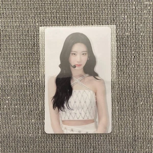 ITZY Chaeryeong Trading Card CHECKMATE 18,8 Inch aus Japan - Bild 1 von 1