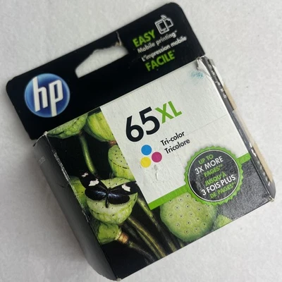 HP 65 XL Tri-Color Ink Cartridge Exp Mar 2018 - New & Sealed - Image 1 of 3
