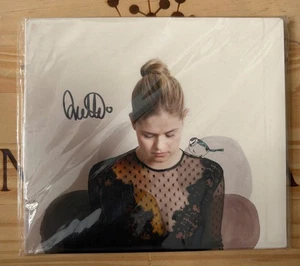 Anette Askvik - Bild 1 von 2