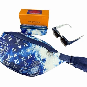 NEU Louis Vuitton Monogram Bandana Blau Discovery SET Bauchtasche + Brille + Etui - Bild 1 von 24