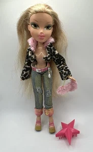 Bratz Princess Cloe Doll w Jacket, Shoes, Jeans, Belt Accessories (HAIR CUT) - Bild 1 von 24