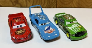 Disney Pixar Cars 1:55 Die Cast Figuren X3: McQueen The King and Chick Hicks - Bild 1 von 7