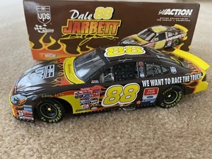 Dale Jarrett #88 UPS 2001 Ford Taurus Nascar Action 1:24 Race The Truck RYR - Picture 1 of 10