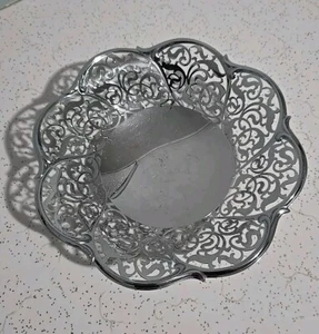 Elegant Silver Bonbon Dish - Picture 1 of 8