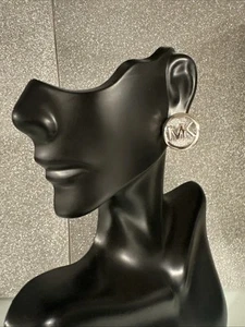 New Michael Kors silver earrings with silver flakes - Picture 1 of 8