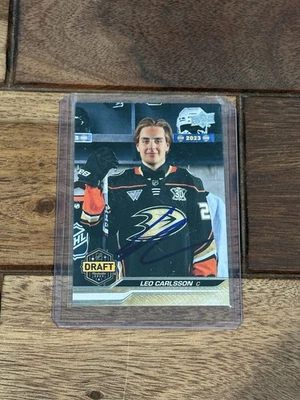 2023-24 Leo Carlsson Upper Deck Extended Draft Rookie Signed IP Auto, Autograph - Image 1 of 2