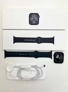 MRE93CL/A Apple Watch SE (GEN2) 44mm Midnight Al Mid SB M/L -VERROUILLÉ-pour pièces #2 - Photo 1 sur 4