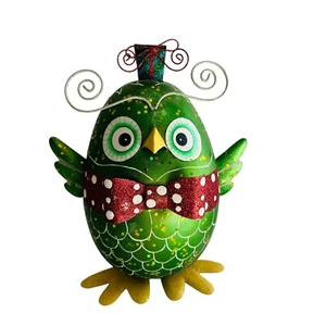 Pier 1 Búho de Navidad Figura Metal Brillo Verde Rojo Pajarita Decoración 9.5" - Imagen 1 de 6