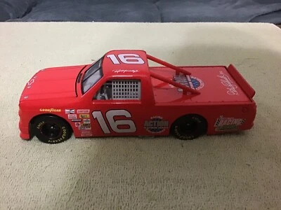 Camión Action Ron Hornaday #16 1996 Action Racing Craftsman 1/24 Nascar sin caja Foto 1 de 4