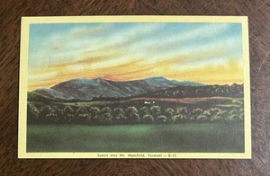 Puesta de sol sobre el monte. Postal de lino Mansfield, Vermont 1951 #28305 (5,5 x 3,5 pulgadas) - Imagen 1 de 3