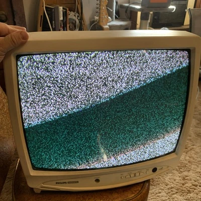 Philips Magnavox CRT TV PR1913X101 19 Inch Retro Coaxial No Remote No Sound - Image 1 of 4