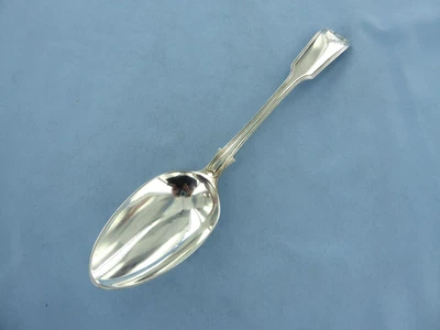 AN ANTIQUE STERLING SILVER FIDDLE THREAD & SHELL SOUP SPOON.LONDON 1853. - Image 1 of 4