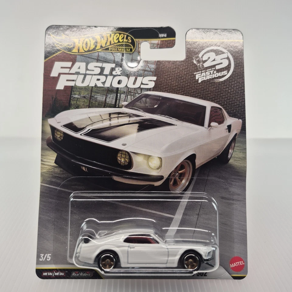 Hot Wheels 1969 Ford Mustang Boss 302 White "Fast & Furious 6" Diecast HYP71