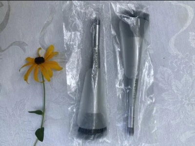 Lote de 2 - Cepillo de precisión para rubor y bronceador de doble extremo Laura Geller - SELLADO Foto 1 de 3