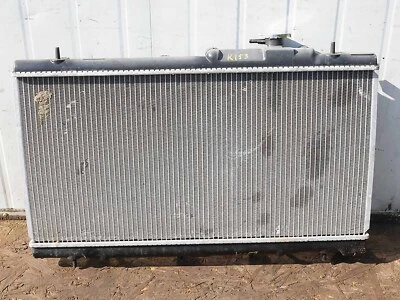 2001 - 2004 年斯巴鲁 Legacy 3.0L 发动机冷却散热器防冻前 Oem — 第 1/4 张图片