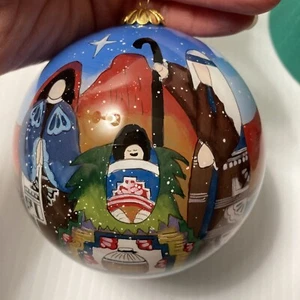 Belén Li Bien Lawrence Vargas PINTADO A MANO INTERIOR Vidrio NAVIDAD Bola Pier 1 - Imagen 1 de 12