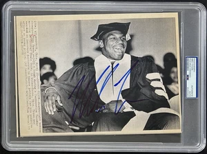 Mike Tyson Signed 1989 Type 3 Photograph PSA/DNA Honorary Doctorate - Picture 1 of 4