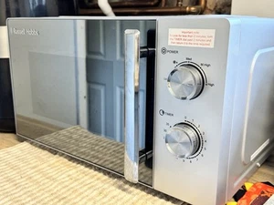 Microwave Oven - Picture 1 of 5