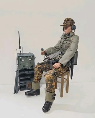 Заказной немецкий радиооператор Второй мировой войны масштаб 1:6 игрушка металлический MP40 DID Dragon - Изображение 1 из 4