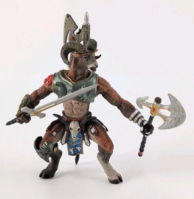 Figura de acción Papo Mutant Ram Warrior Fantasy World 2009 con hachas de batalla + espada Foto 1 de 4