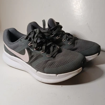 Nike Womens Size US 7 Run Swift 3 Flywire - Image 1 of 4