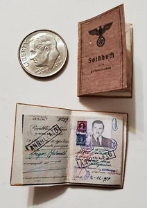Miniatur Playscale Passport GI Joe Figur Kriegsverbrecher Nazi SS Mengele - Bild 1 von 8