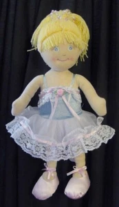Emily 16" Ballerina Puppe helle Haut gelbes Haar Tiara Ballerinas Schuhe Tutu Kleid USA - Bild 1 von 2