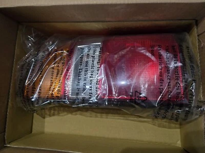 Правый задний задний фонарь 99-04 CHEVY TRACKER / SUZUKI VITARA / SUZUKI VITARA GRAND - Изображение 1 из 3