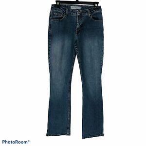 MAURICES Junior Women’s Blue Jeans Size 1/2 Short Low Rise Flare Medium Wash
