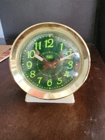 Vintage Wind up Alarm Clock with Glowing Hour And Minute Hand works  MCM Tozaj Cover