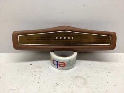 Mopar 1970-1977 Dodge Van Steering Wheel Horn Pad B100 B200 B300 BOM FABRICANTE DE EQUIPAMENTO ORIGINAL - Imagem 1 de 3