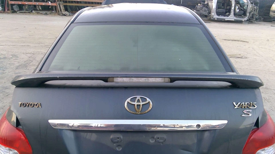 Rear Spoiler TOYOTA YARIS 07 08 09 10 11 12 Foto 1 de 3