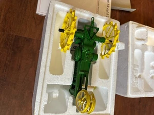 1990 ERTL PRECISION Classics JOHN DEERE The MODEL A TRACTOR 1/16 #560 Die-cast - Picture 1 of 7