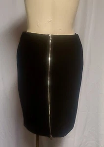 Calvin Klein Black Fitted Pencil Skirt Size 0 With Gold Zipper Down The Back - Picture 1 of 2