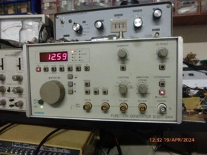 Generatore Sweep BF di funzioni SIEMENS D-2011-8AA 0,01 Hz- 12 MHz- - Bild 1 von 4
