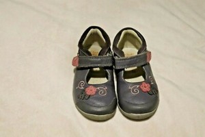 clarks baby girl shoes size 4