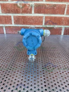 Transmisor de presión Rosemount 2090FG2S2DE1 0 a 150 PSI con montaje de 2" - Imagen 1 de 8