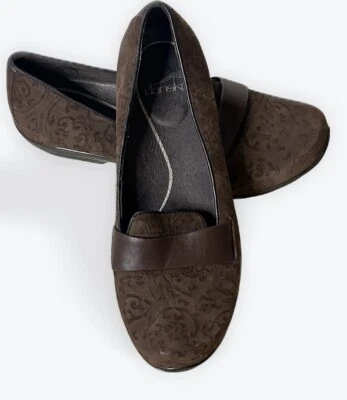 Mocasín Dansko Talla 40 Oksana Marrón Gamuza Cuero Paisley Floral Comodidad Foto 1 de 4