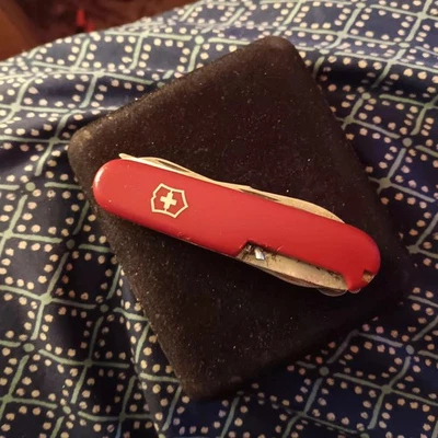 Auténtica navaja suiza. Edición Marlboro vintage totalmente funcional Foto 1 de 4