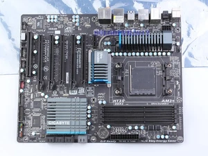 GIGABYTE GA-990FXA-UD5 Socket AM3+ Motherboard AMD 990FX DDR3 ATX USB3.0 - Picture 1 of 4