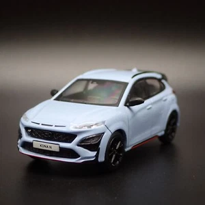 2019-2025 HYUNDAI KONA N BLUE 1:64 SCALE COLLECTIBLE DIORAMA DIECAST MODEL CAR - Picture 1 of 7