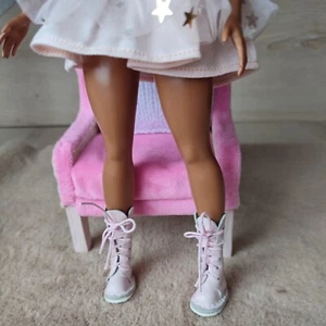 Barbie Curvy Hacken Leder. Barbie Curvy schwarze Stiefel. Hohe Stiefel für Barbie.  - Bild 1 von 7