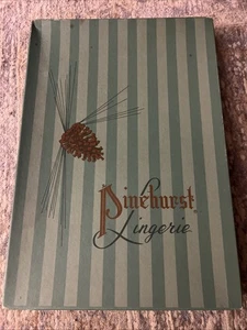 Vintage Pinehurst Dessous Karton Geschenkbox & Seidenpapier 13” x 9” x 1,5” - Bild 1 von 7