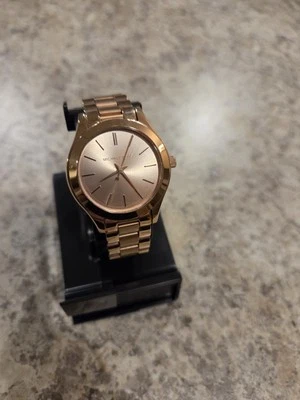 Reloj para mujer Michael Kors MK Slim Runway tono oro rosa acero inoxidable NUEVO BATE Foto 1 de 4
